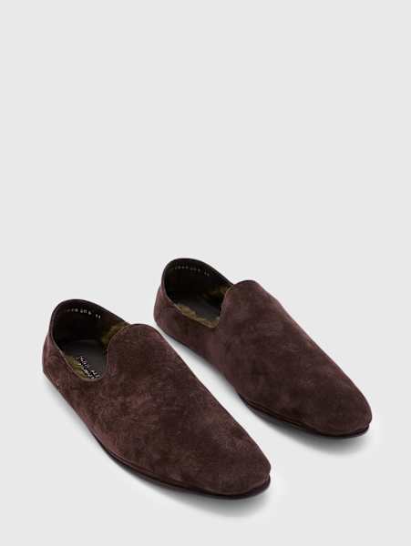 LODGE SLIP ON