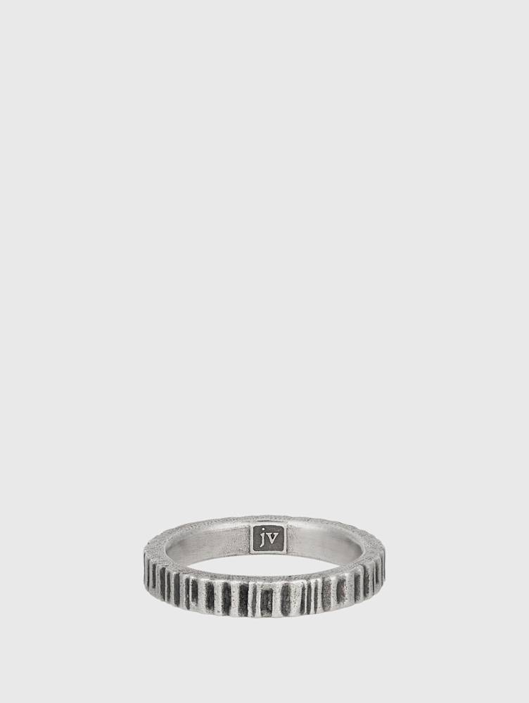 NOTCHED BAND RING