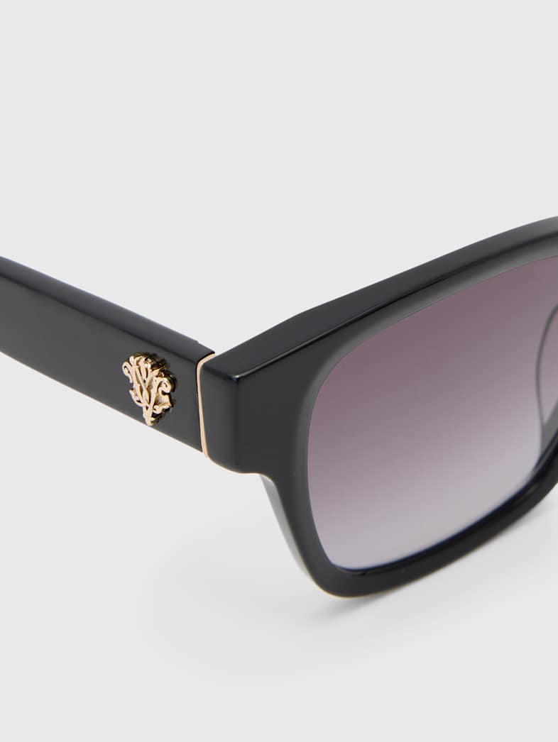 undefined image number 3